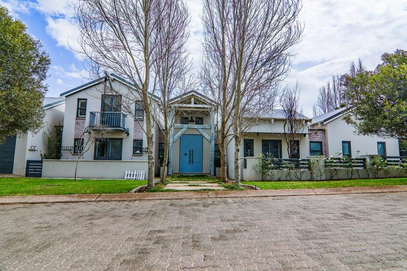 5 Bedroom Property for Sale in Copperleaf Estate Gauteng