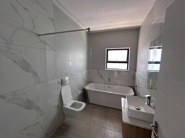 2 Bedroom Property for Sale in Faerie Glen Gauteng