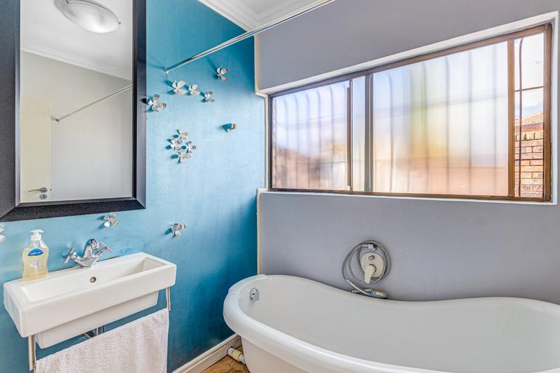 To Let 3 Bedroom Property for Rent in Magaliessig Gauteng