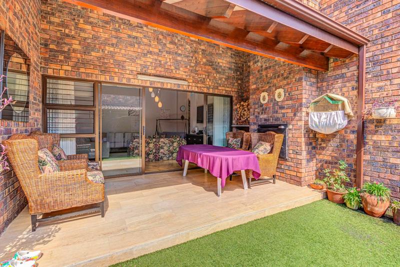 To Let 3 Bedroom Property for Rent in Magaliessig Gauteng