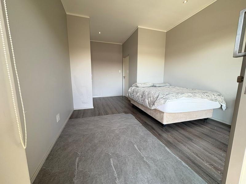 To Let 3 Bedroom Property for Rent in Oaklands Gauteng