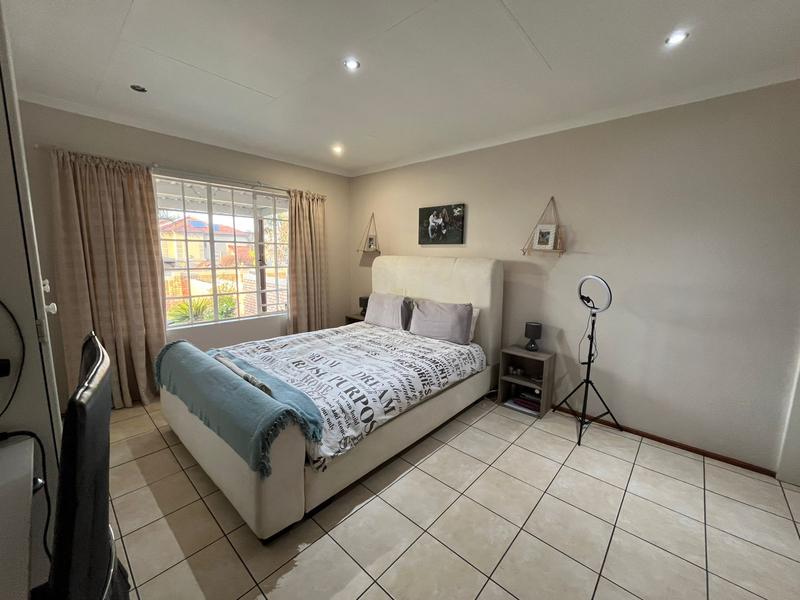 3 Bedroom Property for Sale in Amorosa Gauteng