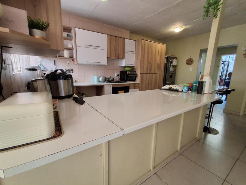 4 Bedroom Property for Sale in La Montagne Gauteng