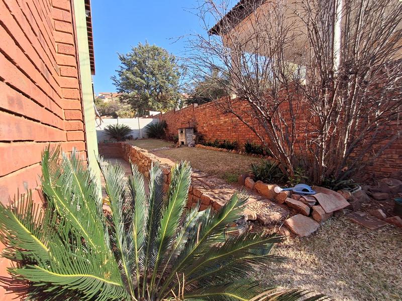 4 Bedroom Property for Sale in La Montagne Gauteng