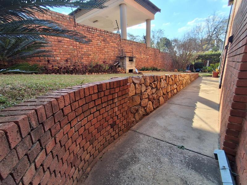 4 Bedroom Property for Sale in La Montagne Gauteng