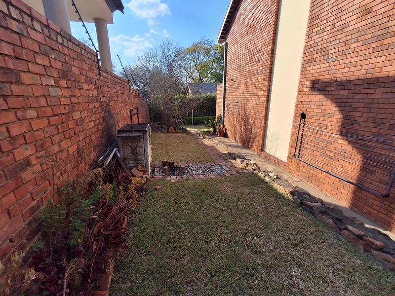 4 Bedroom Property for Sale in La Montagne Gauteng