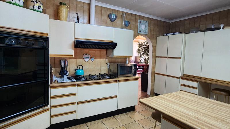 3 Bedroom Property for Sale in Dorandia Gauteng