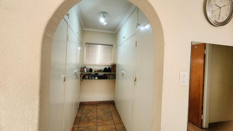 3 Bedroom Property for Sale in Dorandia Gauteng