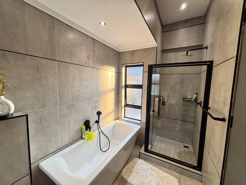 4 Bedroom Property for Sale in Midstream Meadows Gauteng