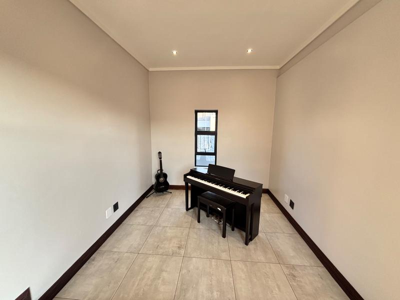 4 Bedroom Property for Sale in Midstream Meadows Gauteng