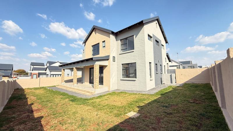 4 Bedroom Property for Sale in Golden Fields Estate Gauteng