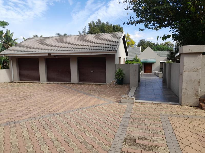 5 Bedroom Property for Sale in Bryanston Gauteng