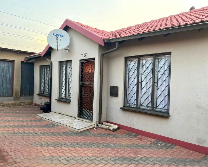 3 Bedroom Property for Sale in Protea Glen Gauteng