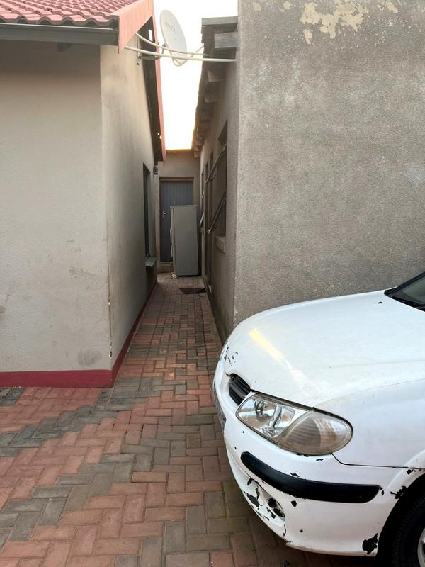 3 Bedroom Property for Sale in Protea Glen Gauteng