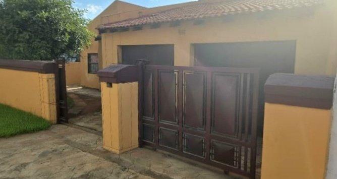 3 Bedroom Property for Sale in Vosloorus Gauteng