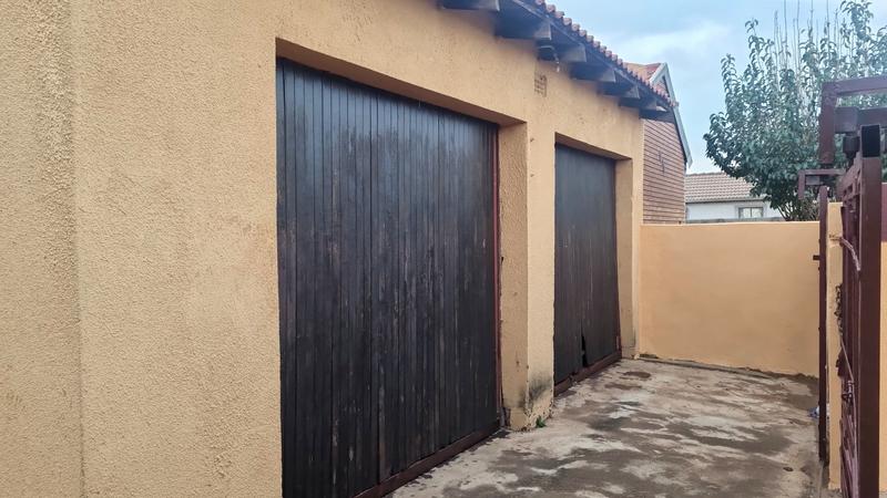 3 Bedroom Property for Sale in Vosloorus Gauteng