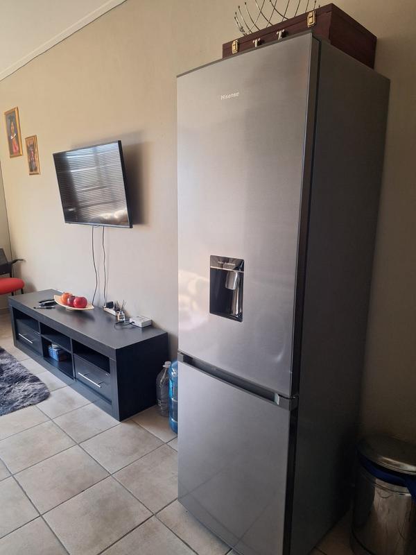 To Let 2 Bedroom Property for Rent in Fleurhof Gauteng