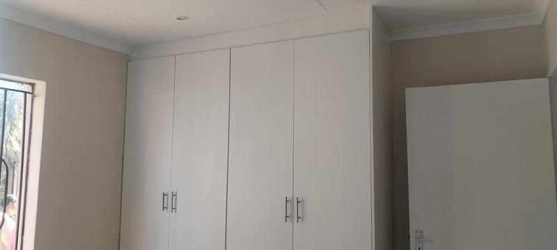 To Let 2 Bedroom Property for Rent in Weltevreden Park Gauteng
