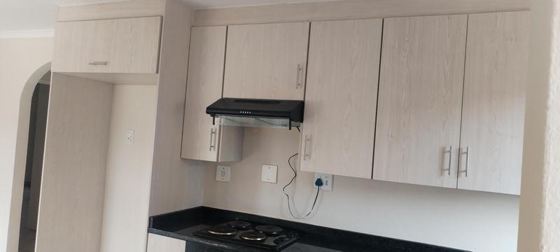 To Let 2 Bedroom Property for Rent in Weltevreden Park Gauteng