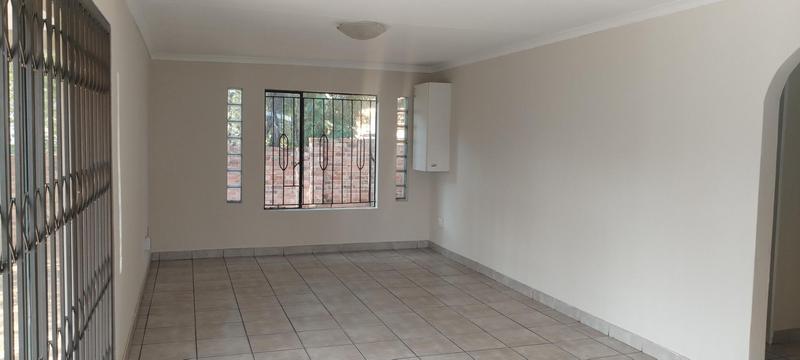 To Let 2 Bedroom Property for Rent in Weltevreden Park Gauteng