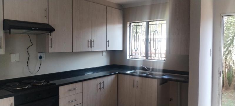 To Let 2 Bedroom Property for Rent in Weltevreden Park Gauteng