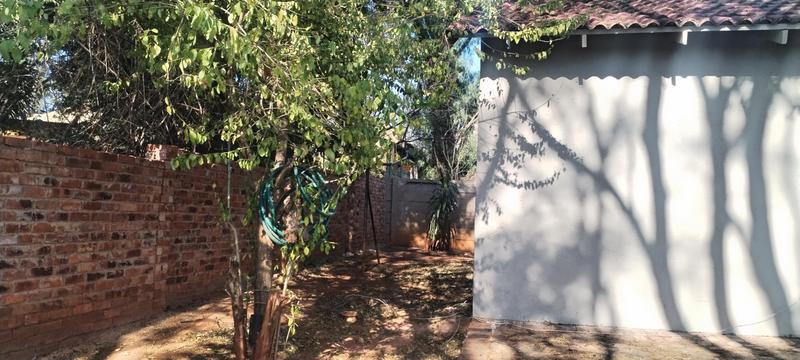 To Let 2 Bedroom Property for Rent in Weltevreden Park Gauteng