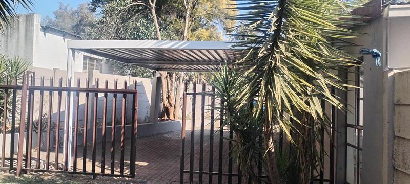 To Let 2 Bedroom Property for Rent in Weltevreden Park Gauteng