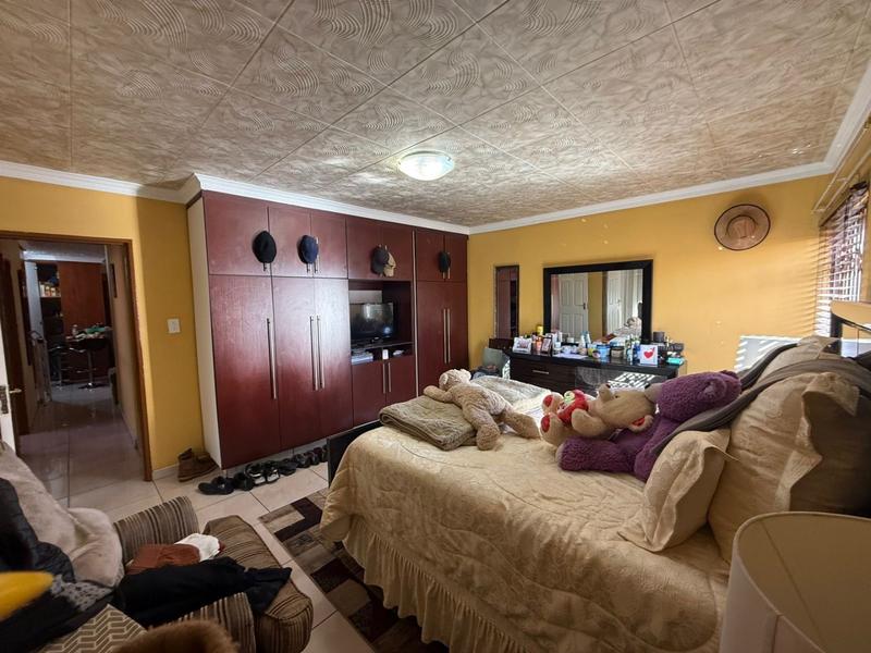 4 Bedroom Property for Sale in Commercia Gauteng