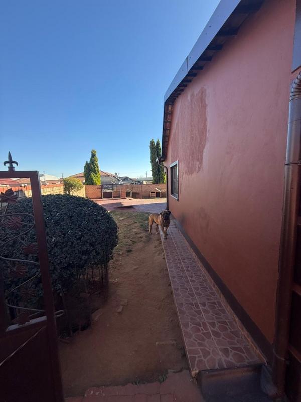 4 Bedroom Property for Sale in Commercia Gauteng