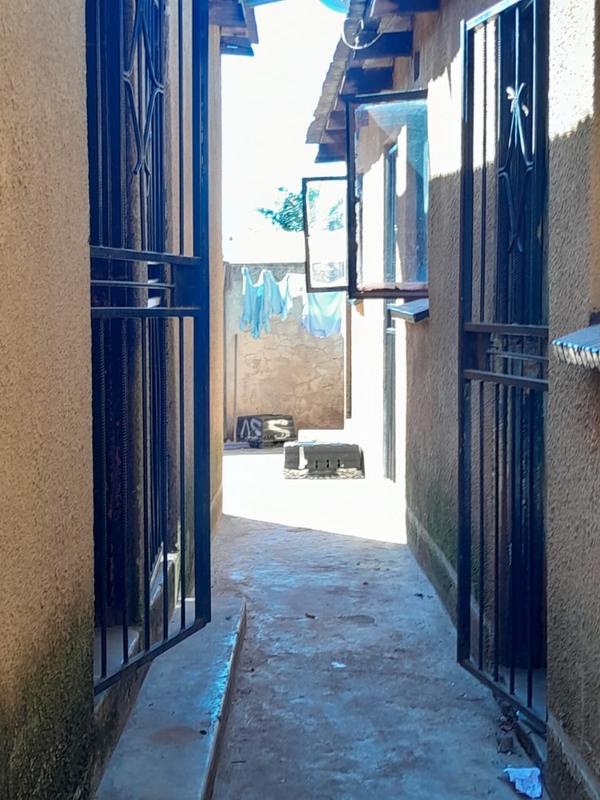 6 Bedroom Property for Sale in Tembisa Central Gauteng