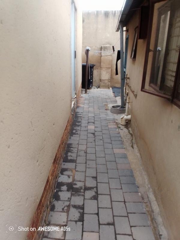 6 Bedroom Property for Sale in Tembisa Central Gauteng