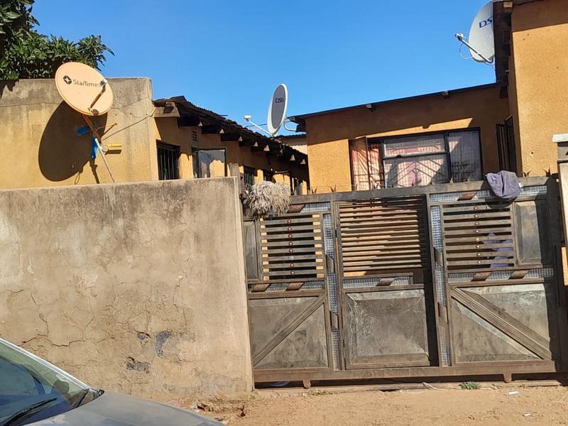 6 Bedroom Property for Sale in Tembisa Central Gauteng