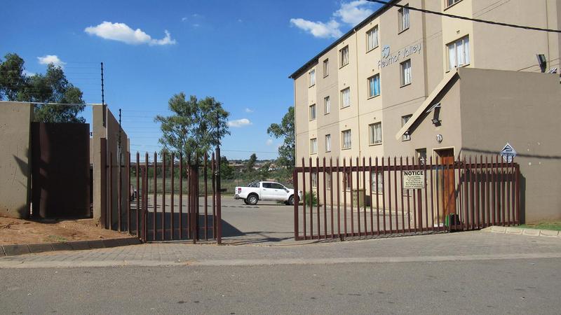 2 Bedroom Property for Sale in Fleurhof Gauteng