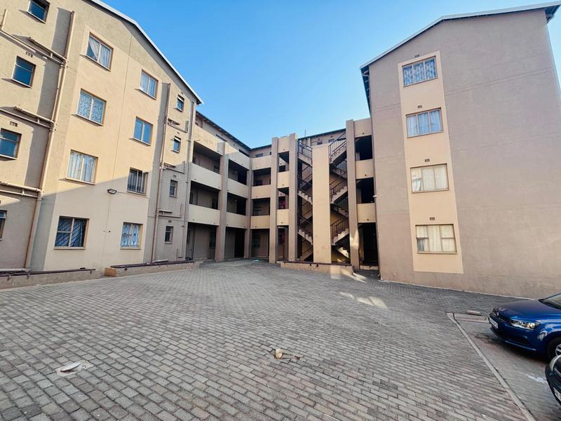 2 Bedroom Property for Sale in Fleurhof Gauteng