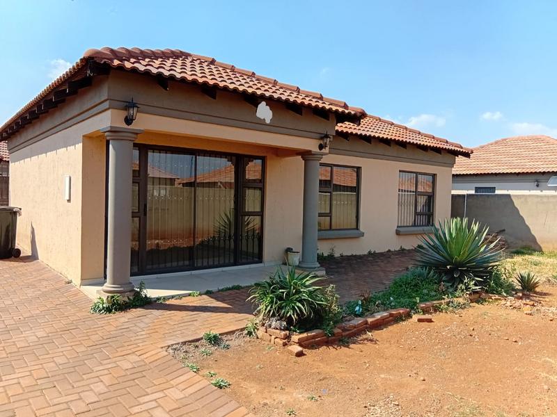 3 Bedroom Property for Sale in Dawn Park Gauteng