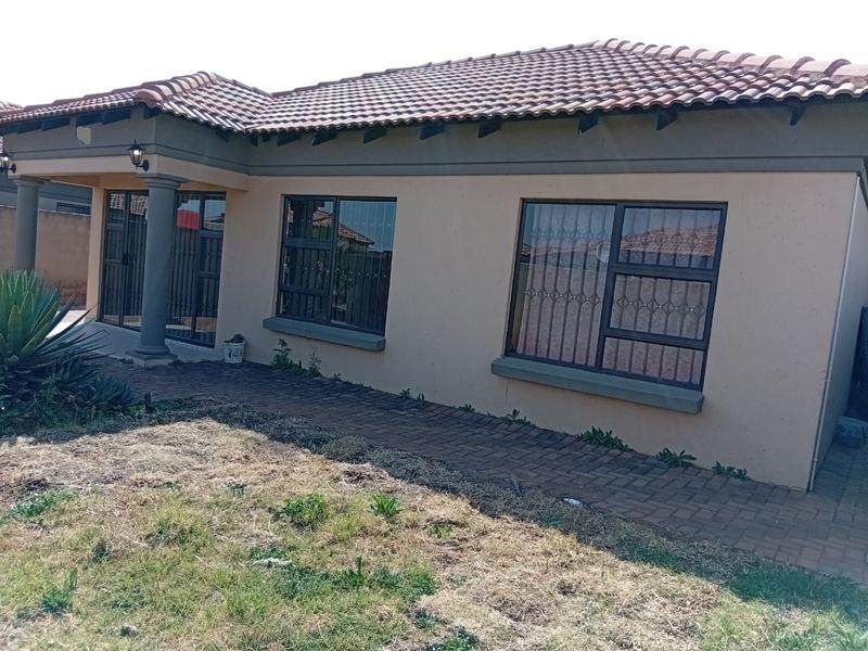 3 Bedroom Property for Sale in Dawn Park Gauteng