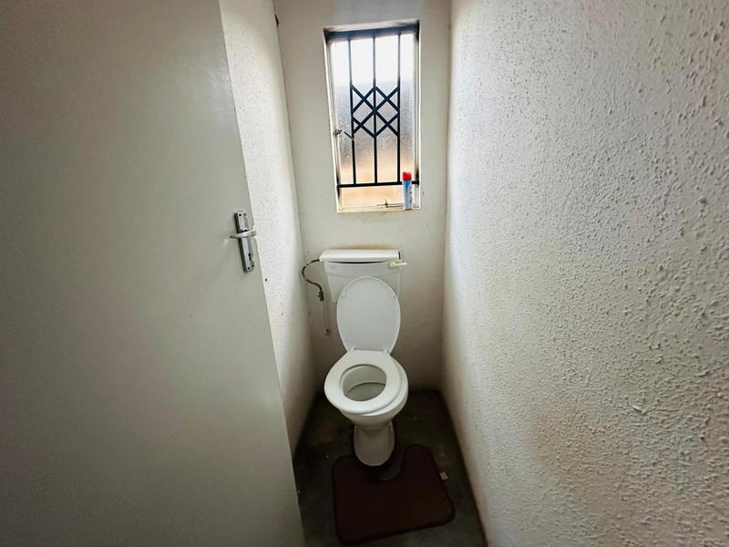 To Let 2 Bedroom Property for Rent in Protea Glen Gauteng