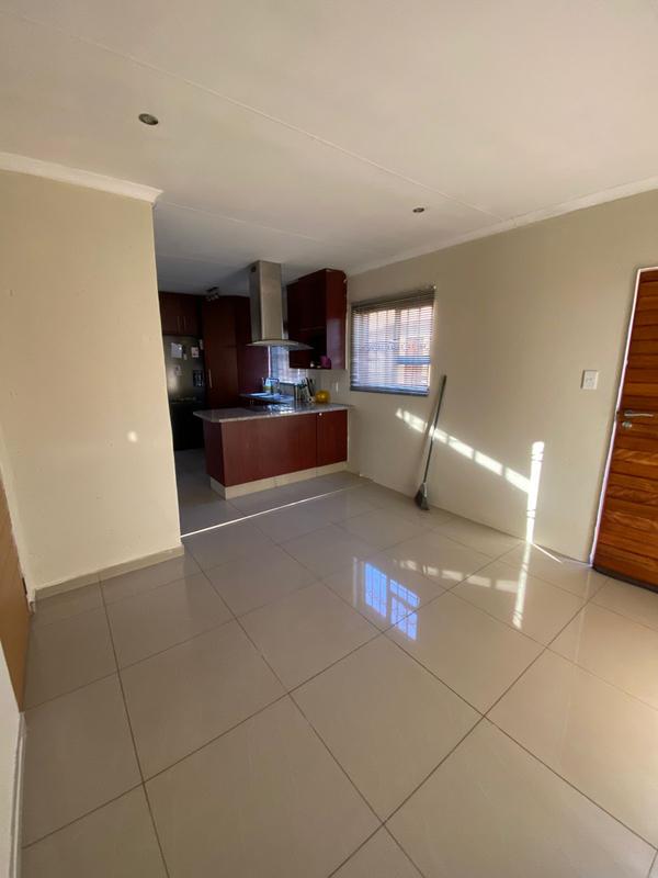2 Bedroom Property for Sale in Blue Hills Gauteng