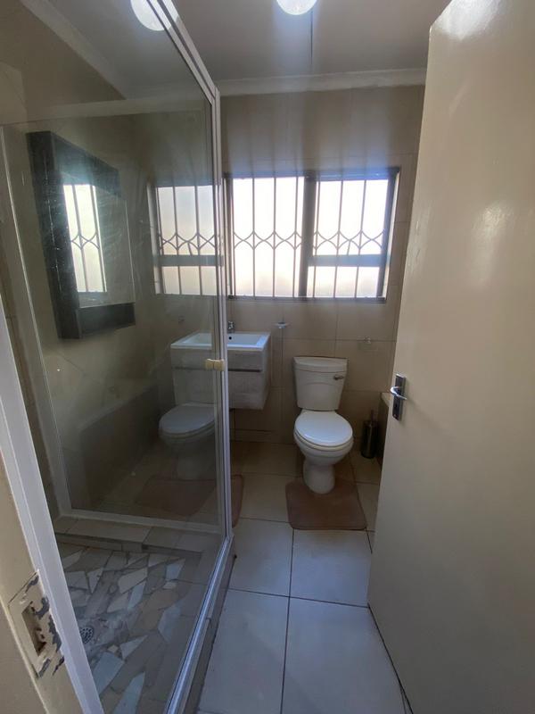 2 Bedroom Property for Sale in Blue Hills Gauteng