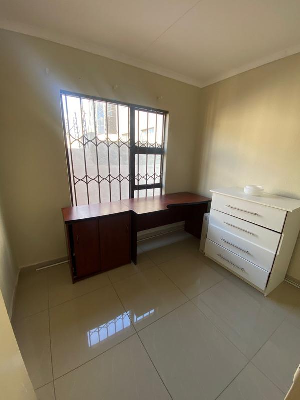 2 Bedroom Property for Sale in Blue Hills Gauteng