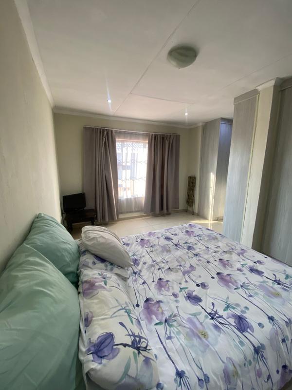 2 Bedroom Property for Sale in Blue Hills Gauteng