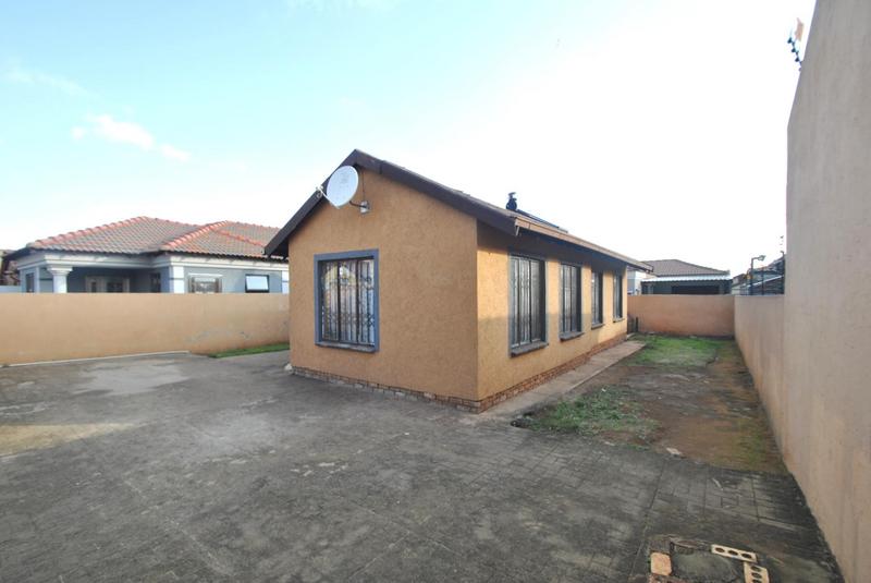 3 Bedroom Property for Sale in Dawn Park Gauteng