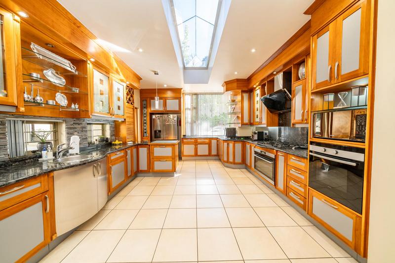 5 Bedroom Property for Sale in Linksfield Gauteng