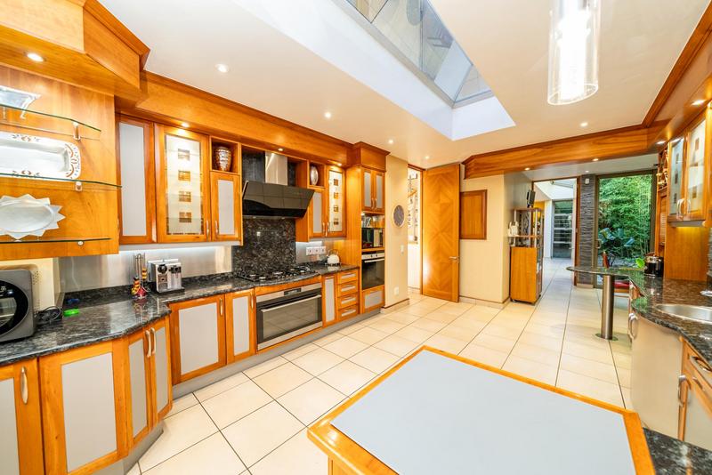 5 Bedroom Property for Sale in Linksfield Gauteng