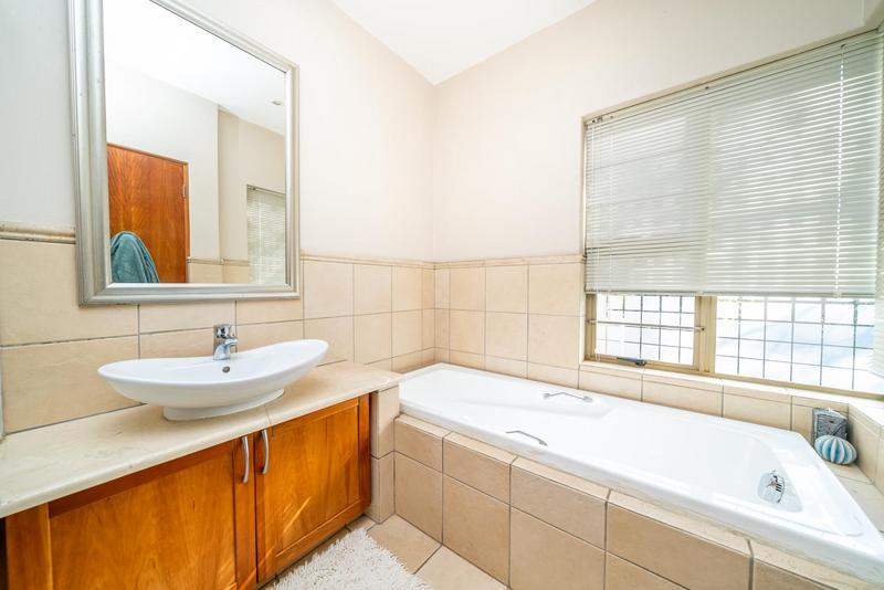 5 Bedroom Property for Sale in Linksfield Gauteng