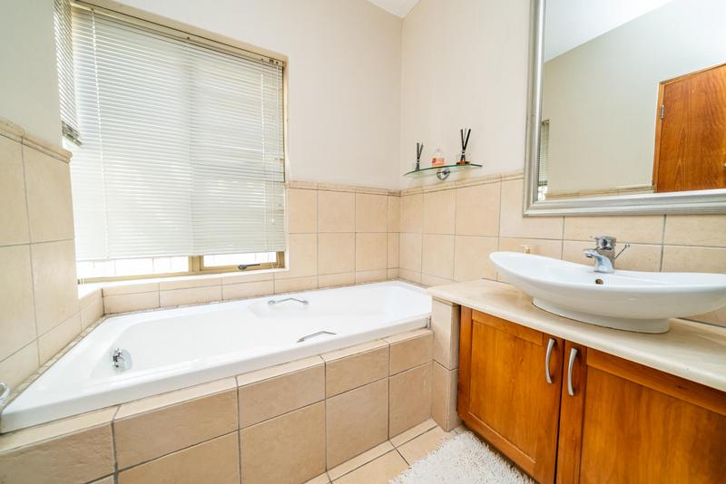 5 Bedroom Property for Sale in Linksfield Gauteng