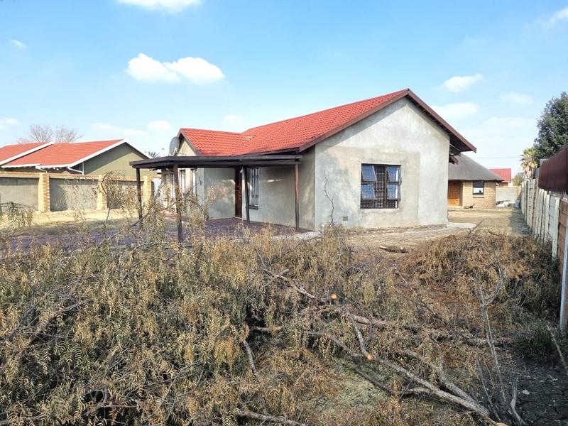 3 Bedroom Property for Sale in Klippoortje Gauteng