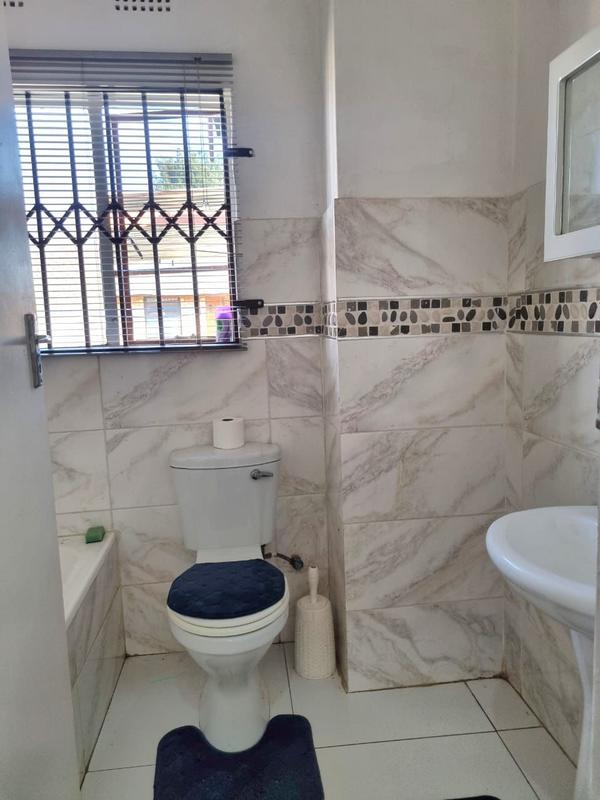 3 Bedroom Property for Sale in Klippoortje Gauteng