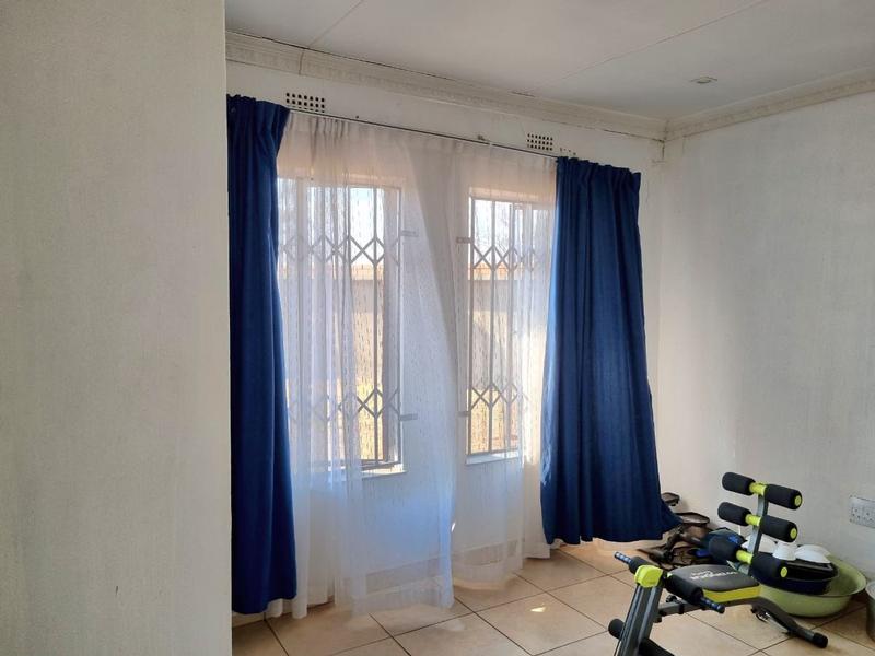 3 Bedroom Property for Sale in Klippoortje Gauteng