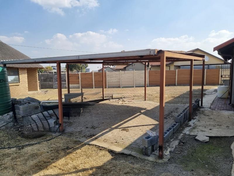 3 Bedroom Property for Sale in Klippoortje Gauteng